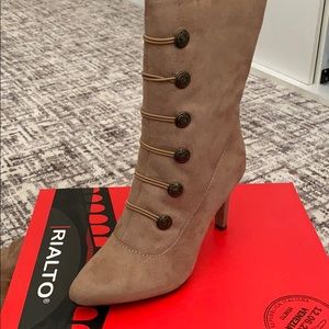 New Rialto suede boots 5.5M